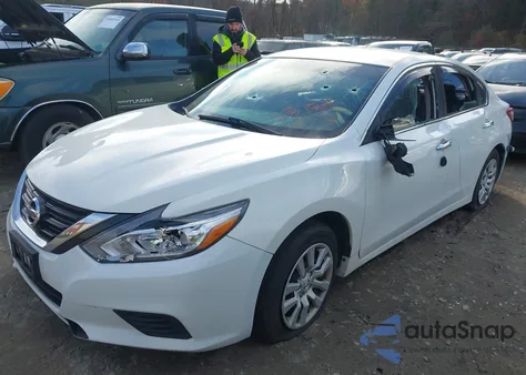 2018 Nissan Altima 2.5 S z USA, uszkodzony, nr VIN 1N4AL3AP9JC260637